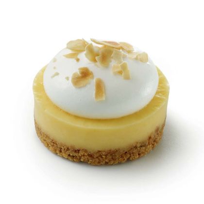 Individual Lemon Meringue Pie for hospitality